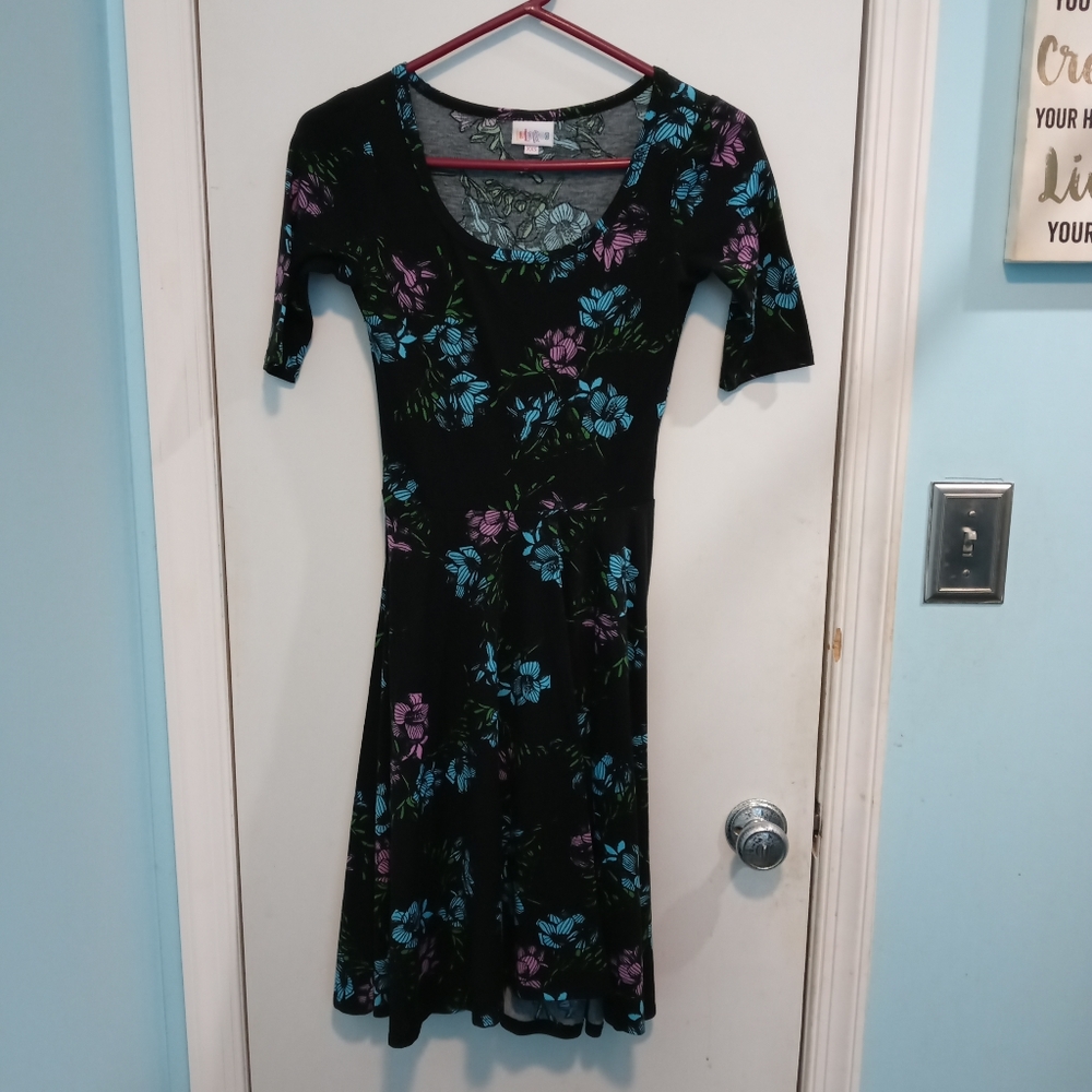 Lularoe Nicole Dress Size XXS Floral Black 3/4 Sleeve Fitted